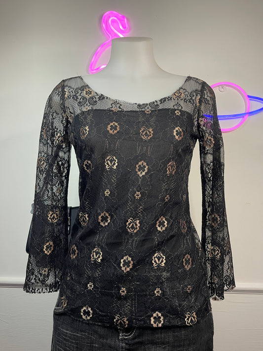 JAIMIE Bell Sleeve Lace Double Lined Top